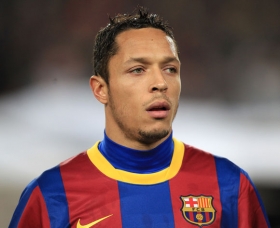 Adriano confirms new Barcelona deal