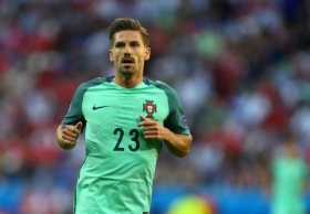 Tottenham lodge bid for Adrien Silva