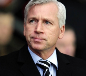 Alan Pardew receives massive fine from Newcastle