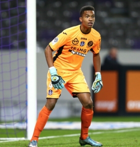 Arsenal tracking Alban Lafont as eventual Cech replacement