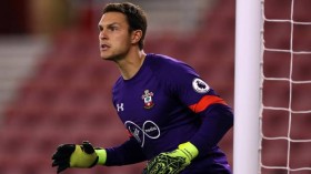 Arsenal, Liverpool vying for Southampton goalkeeper