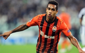 Chelsea must dish out £30m for Alex Teixeira