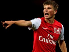 Arsenals Arshavin turns down Russia return