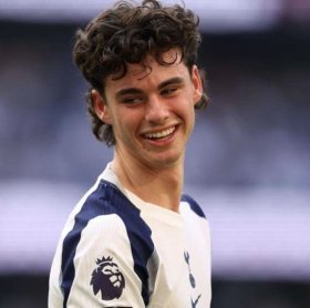Tottenham reject Newcastle bid for Archie Gray