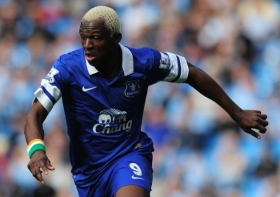 Arouna Kone earns new Everton contract