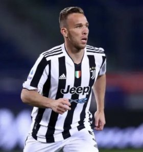 Arthur Melo agrees Liverpool loan deal