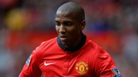 Man Utd manager Moyes warns Ashley Young for diving