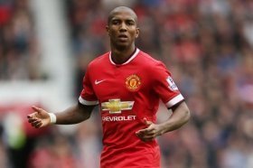 Manchester United in contract talks with Ashley Young