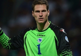 Chelsea line up Asmir Begovic move