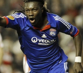 Newcastle agree fee with Lyon over Gomis transfer