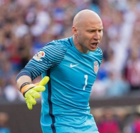 Middlesbrough snap up goalkeeper Brad Guzan