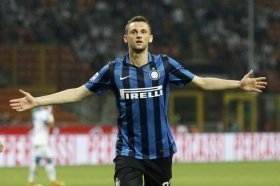 Arsenal interested in Inter Milan midfielder