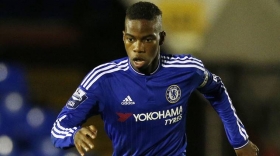 Chelsea attacker pens fresh contract until 2022