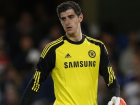 Chelsea to discuss fresh deal with Courtois