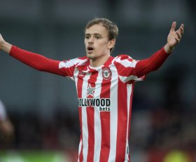 Brentford sign Danish international Damsgaard