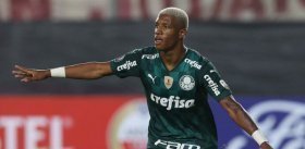 Arsenal make bid for Brazilian midfielder