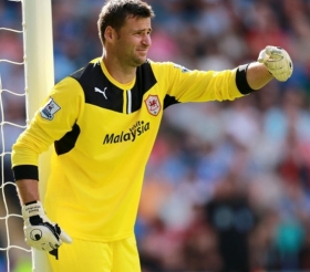Cardiff City shot-stopper ignores transfer speculation