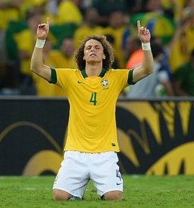 Barcelona chase Chelseas David Luiz