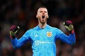 Newcastle and Barcelona to battle for David De Gea?