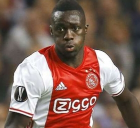 Chelsea and Tottenham dealt blow as Ajax confirm Davinson Sanchez will remain at club