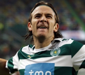 Liverpool make bid for Sporting midfielder Diego Capel