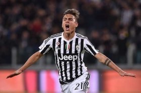 Juventus forwards agent in talks with Manchester United