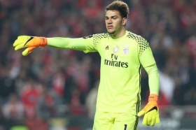 Manchester City sign Ederson Moraes