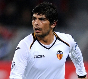 Man Utd join Ever Banega chase