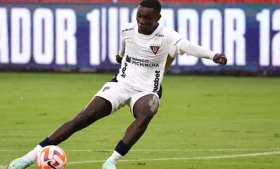 Man Utd want to sign Ecuadorian midfielder Ederson Castillo Man Utd want to sign Ecuadorian midfielder Ederson Castillo