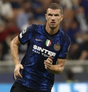 Edin Dzeko in shock move to Man Utd?