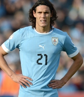 PSG complete the signing of Edinson Cavani