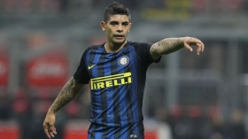 Ever Banega officially makes his return to Sevilla