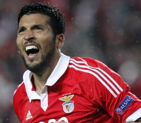 Manchester United close in on the signing of Ezequiel Garay