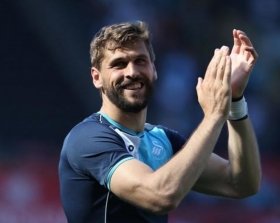 Tottenham boss responds to Chelseas interest in Fernando Llorente