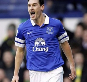 Everton make Gareth Barry enquiry