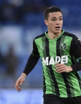 Giacomo Raspadori linked with Arsenal move