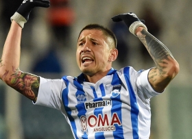 Juventus heading Lapadula chase