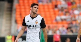 Manchester United in the hunt to sign Valencia attacker?