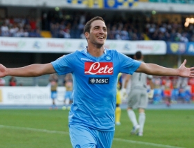 Higuaín wont sign new Napoli contract