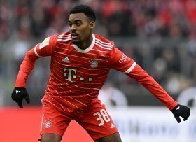 Liverpool and Man Utd line up move for Bayern midfielder