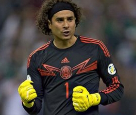 Malaga swoop for Mexican goalkeeper Guillermo Ochoa