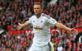 Gylfi Sigurdsson targeted by Everton boss