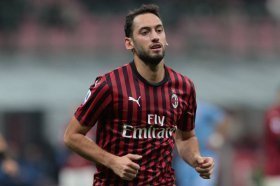 AC Milan star to snub Manchester United for new Rossoneri deal