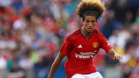 Man Utd want young midfielder to join Everton