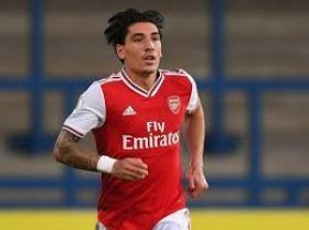 Arsenal offer Hector Bellerin to Paris Saint-Germain?