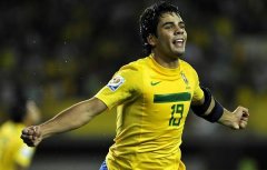Henrique to join QPR pending work permit