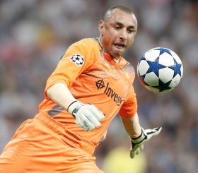 Tottenham keeper Heurelho Gomes to join Leeds?