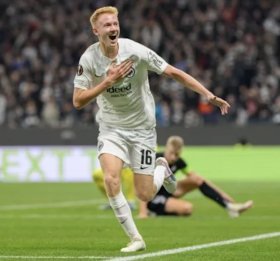 Man Utd and Newcastle want to sign Hugo Larsson Hugo Larsson