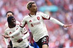 Hugo Ekitike Hugo Ekitike