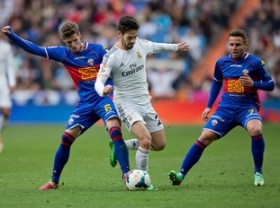 Man City edge closer to completing Isco deal